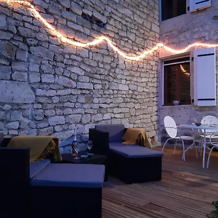 Le Gastou Holiday home Livers-Cazelles