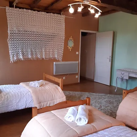 Le Gastou Holiday home Livers-Cazelles
